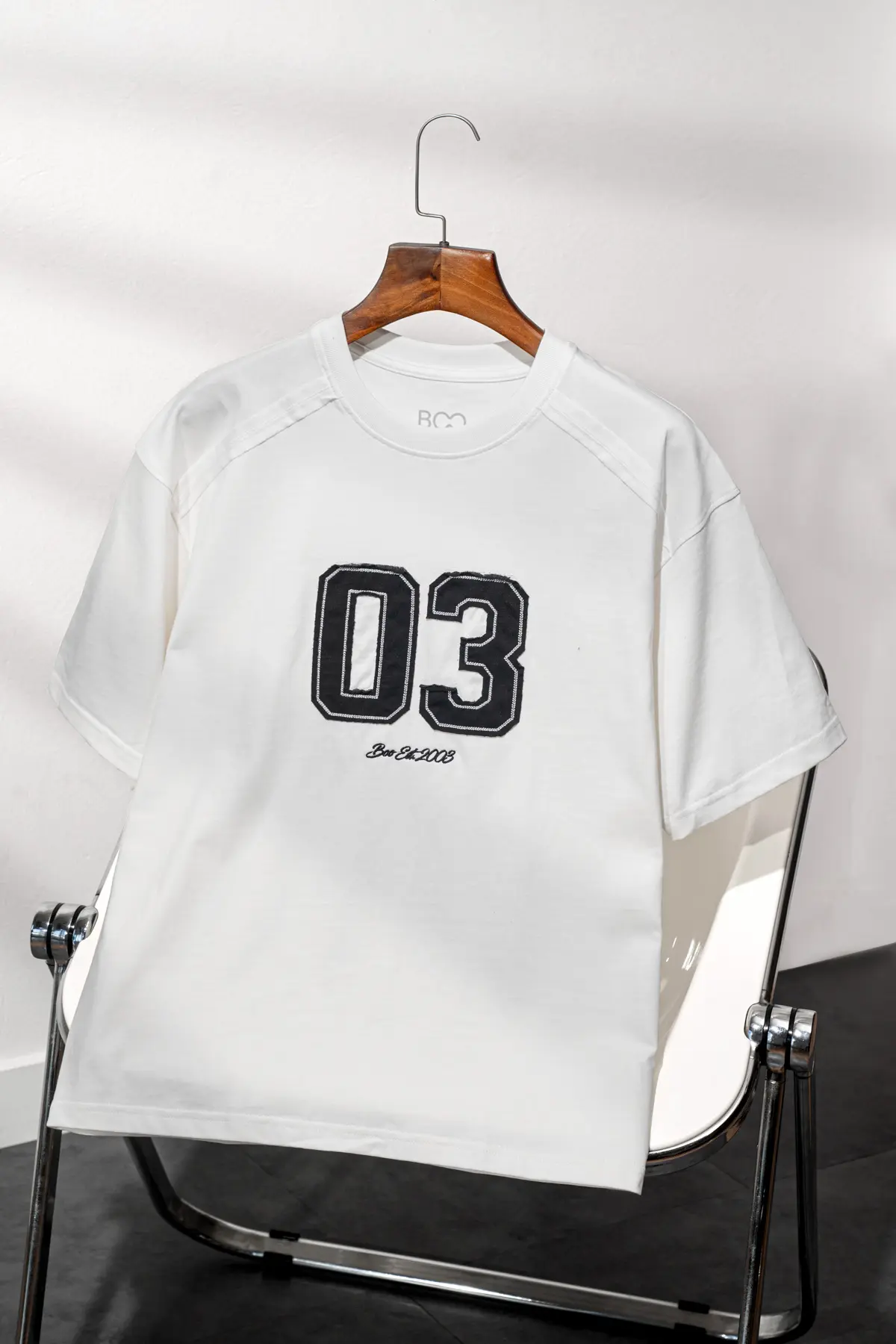 Áo phông UN oversized can xỏa đáp 03