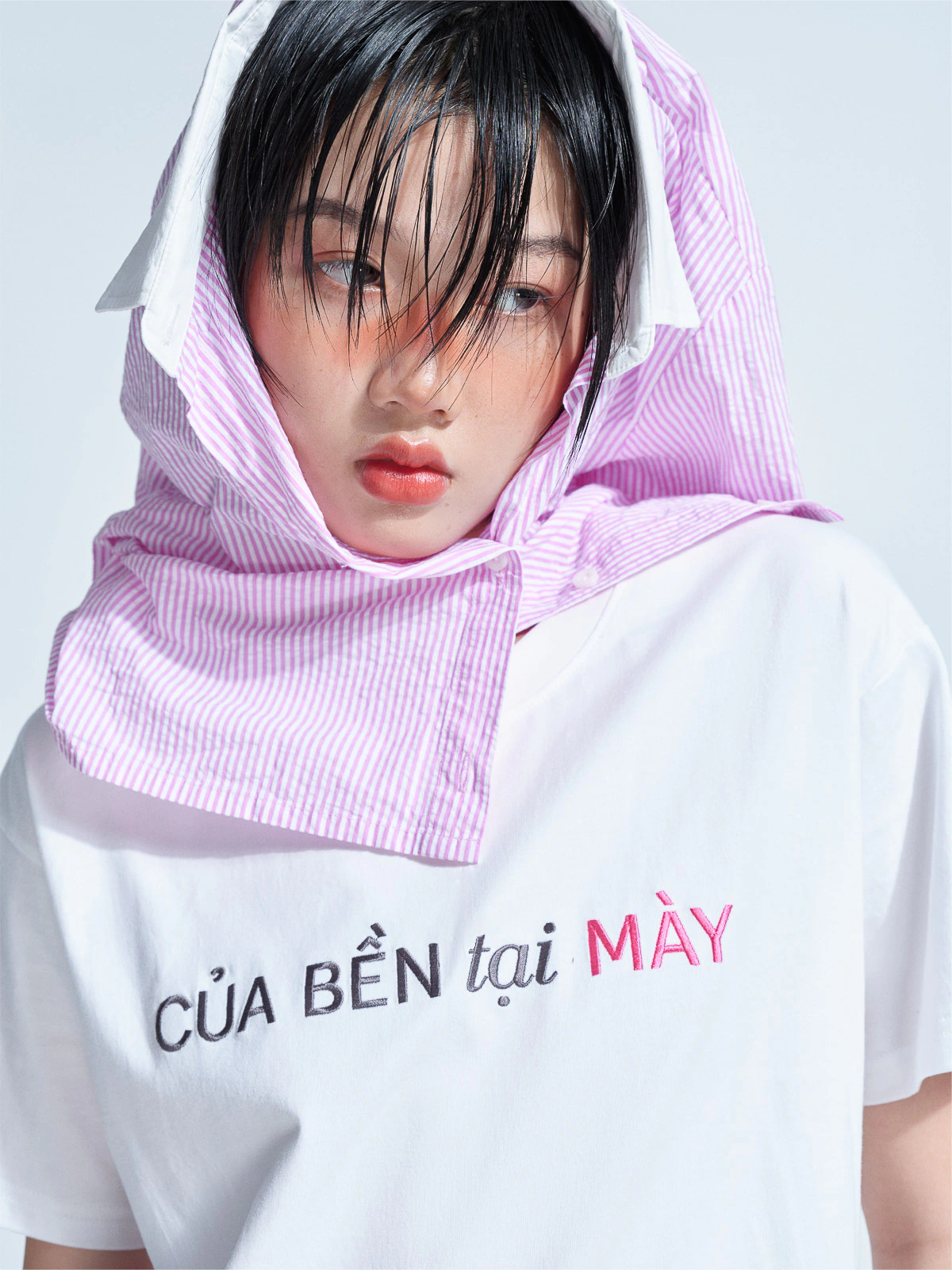 ÁO PHÔNG UN REGULAR GRAPHIC LINE CỦA BỀN TẠI MÀY