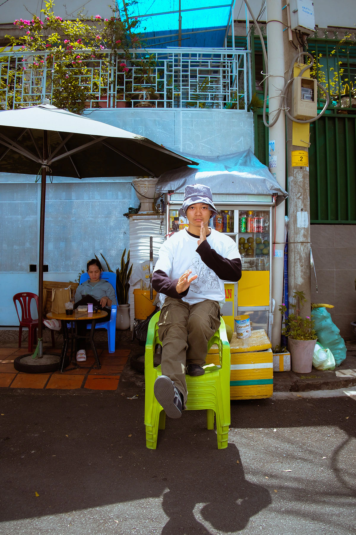 Áo phông regular UN LIFE ON SPEED GRAPHIC